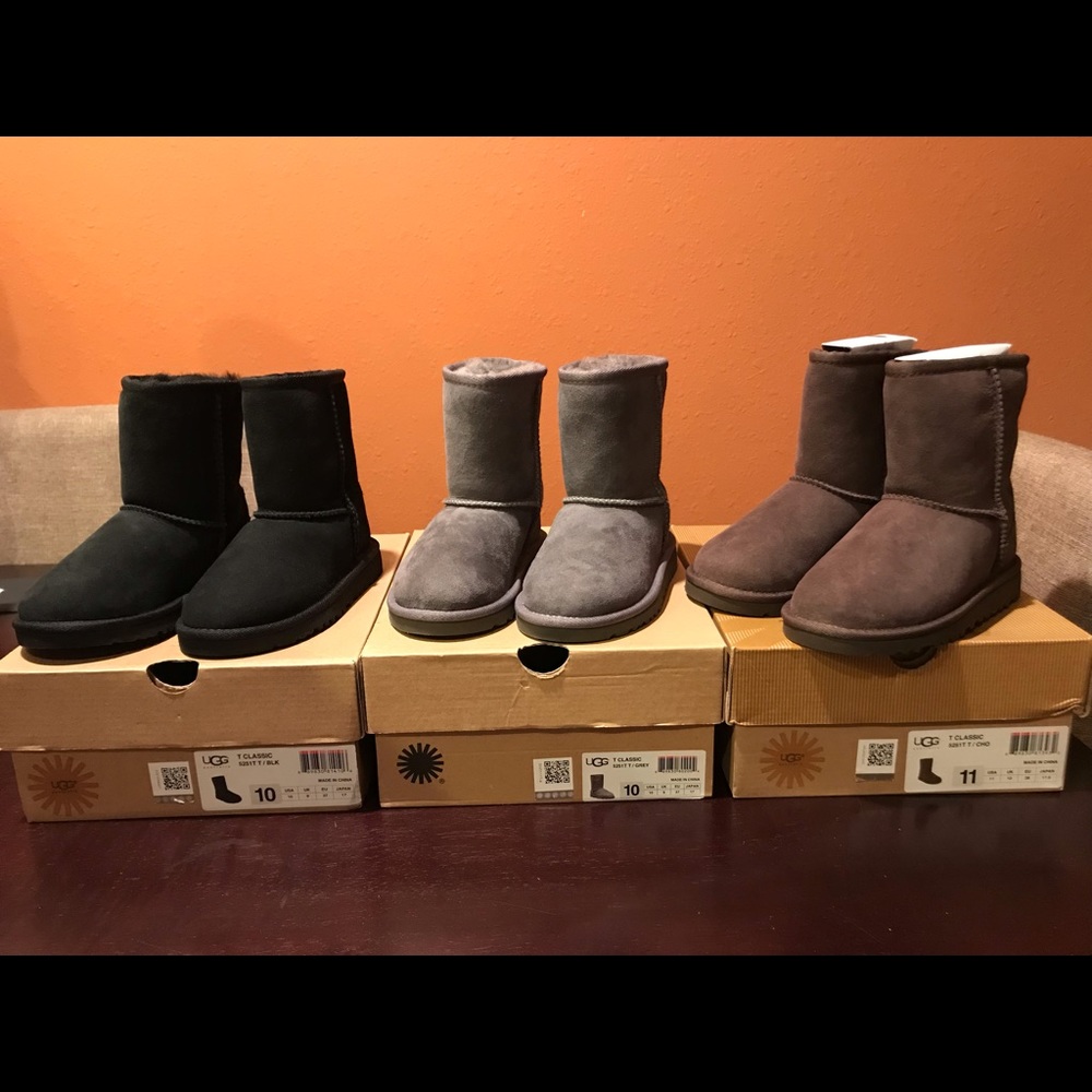 UGG “Toddler” Classic Short